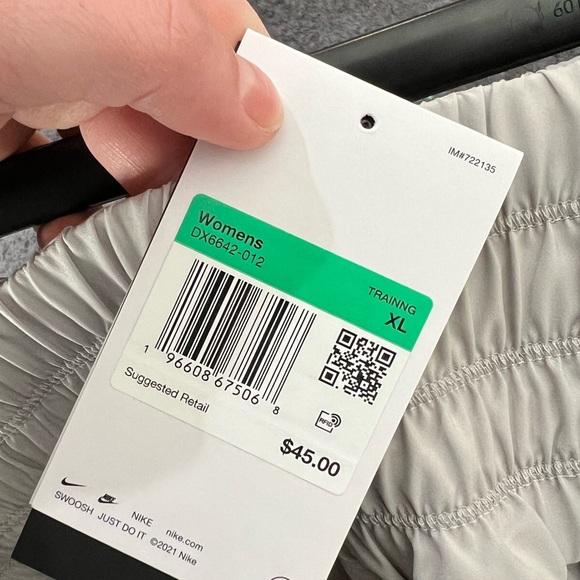 Women’s Nike shorts - Picture 4 of 4